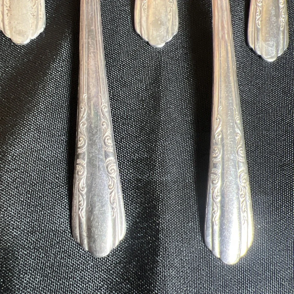 17 -Piece Vintage‎ Marathon 1941 Thalia Silverplate Salad Forks & Teaspoons